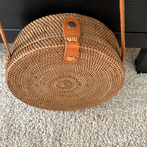 Like new crossbody purse - Picture 3 of 4